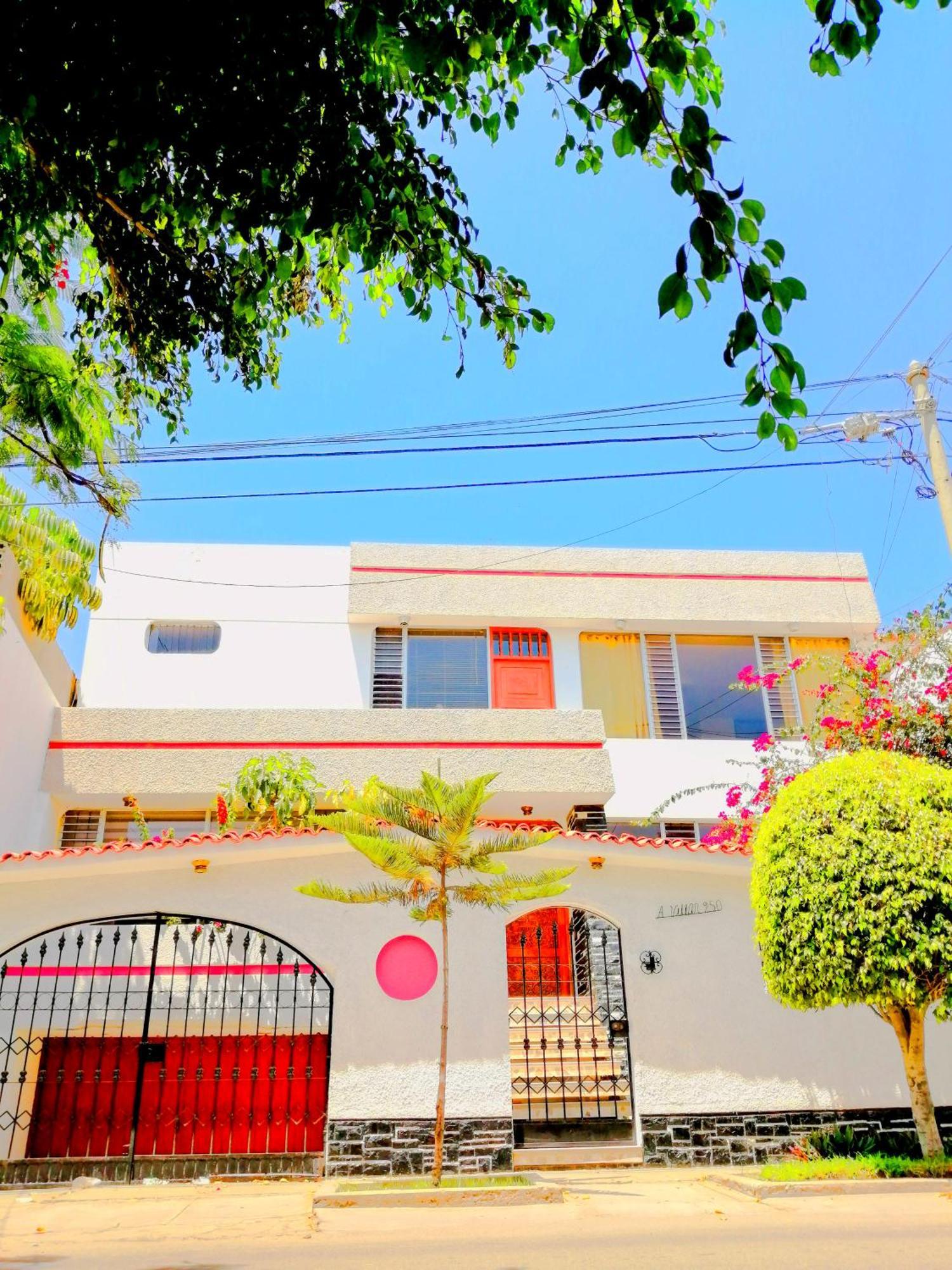 Santa Victoria House Hotel Chiclayo Exterior photo
